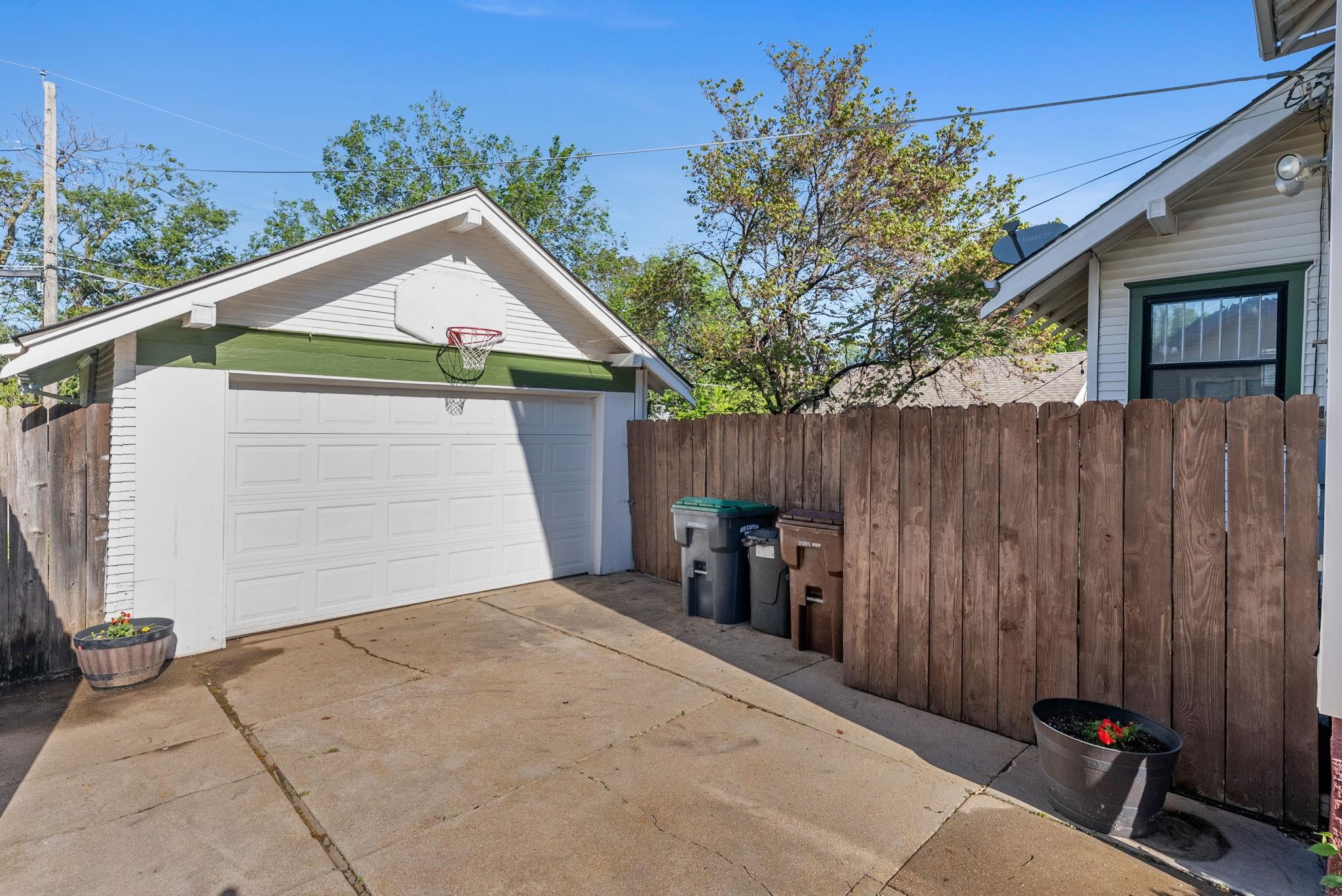 407 N Clifton Ave, Wichita, Kansas image 25