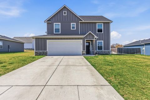 Photo of 1313 Skyview Dr, El Dorado, KS 67042 (MLS # 670180)