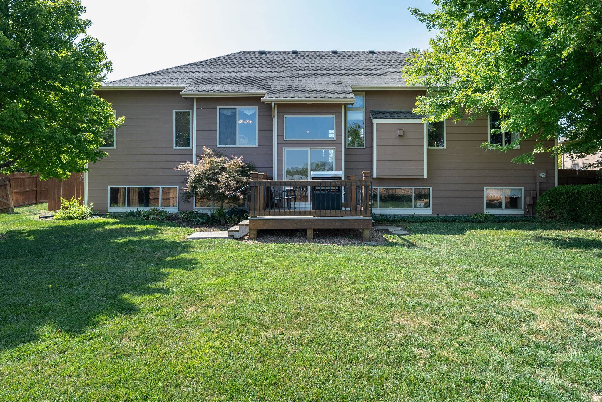 2032 Briarwood Ct, Newton, Kansas image 33