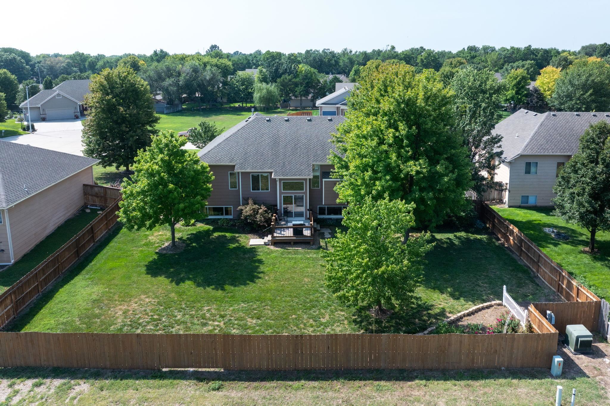 2032 Briarwood Ct, Newton, Kansas image 36