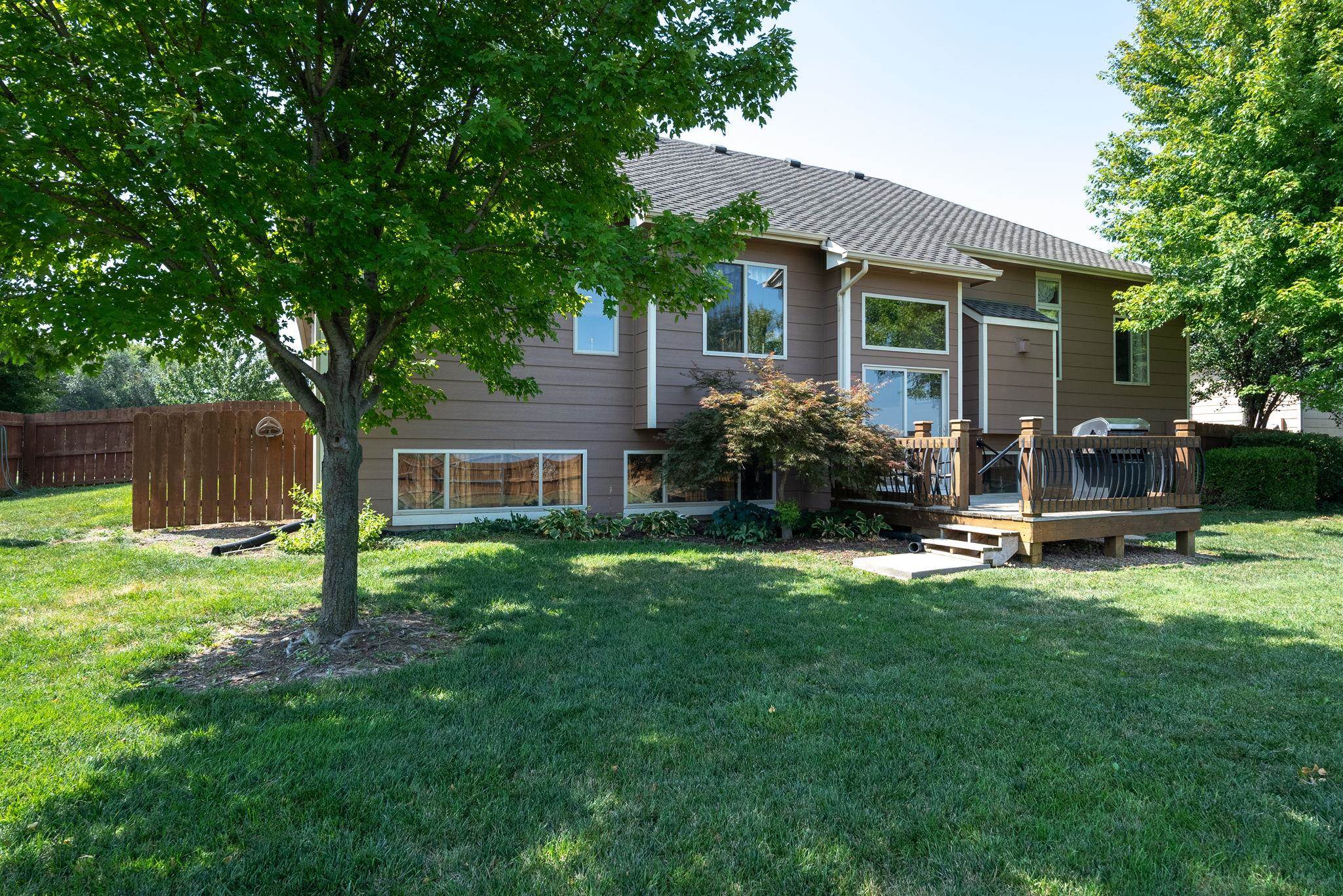 2032 Briarwood Ct, Newton, Kansas image 34