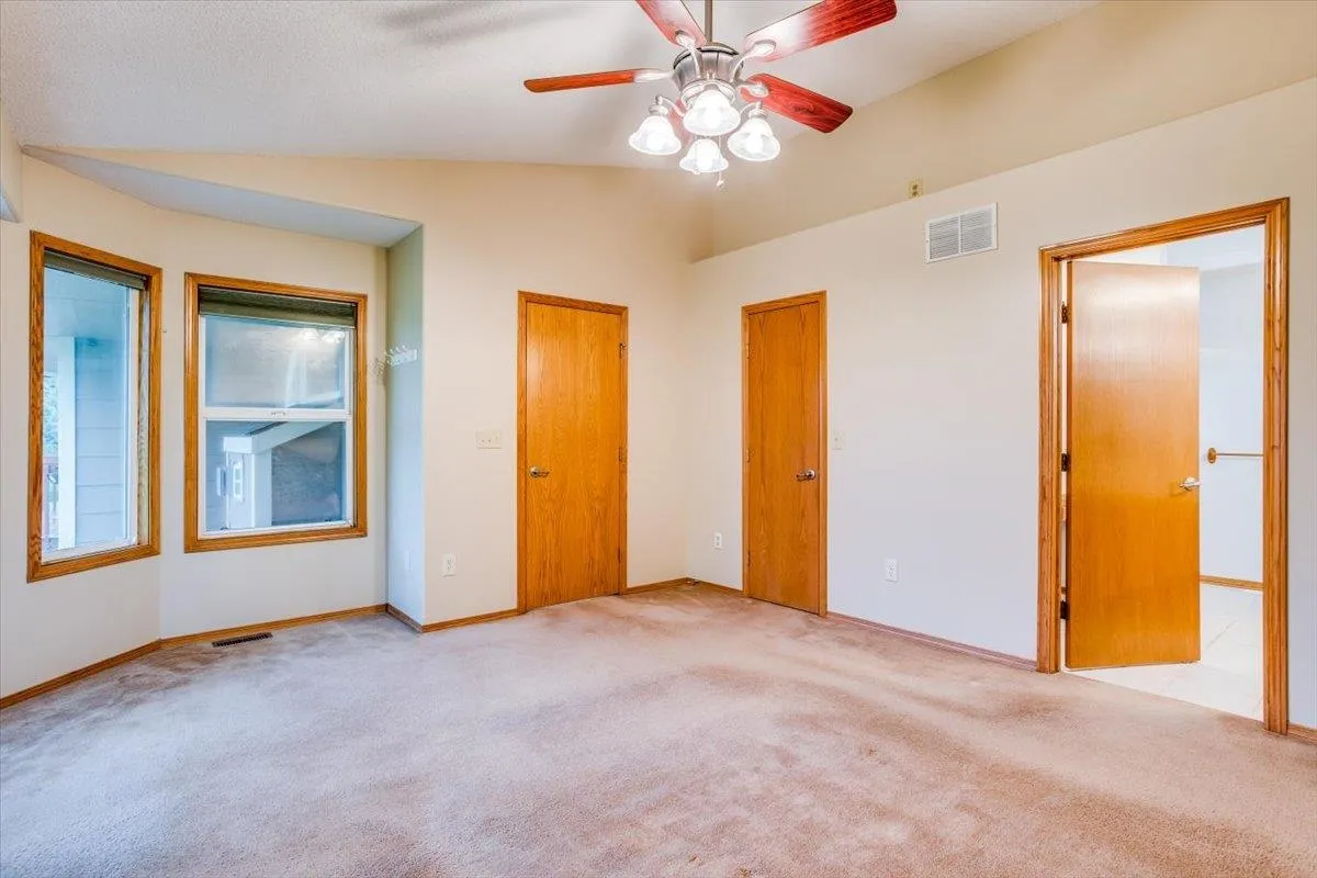 Derby, Kansas 67037, United States, 4 Bedrooms Bedrooms, ,3 BathroomsBathrooms,Residential,Pending,47416