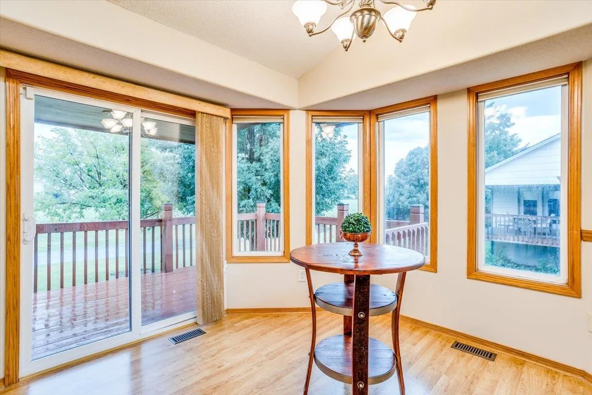 Derby, Kansas 67037, United States, 4 Bedrooms Bedrooms, ,3 BathroomsBathrooms,Residential,Pending,47416