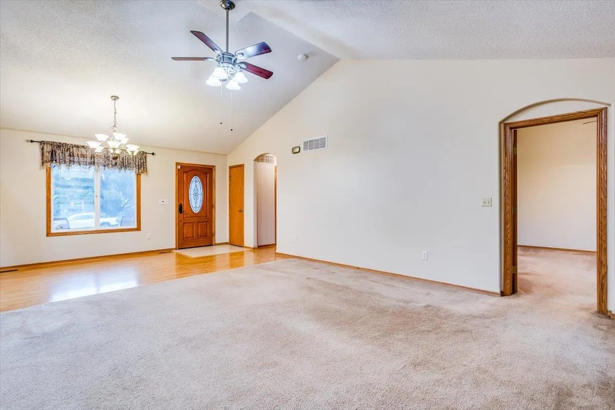 Derby, Kansas 67037, United States, 4 Bedrooms Bedrooms, ,3 BathroomsBathrooms,Residential,Pending,47416