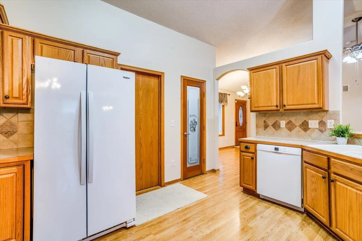 Derby, Kansas 67037, United States, 4 Bedrooms Bedrooms, ,3 BathroomsBathrooms,Residential,Pending,47416