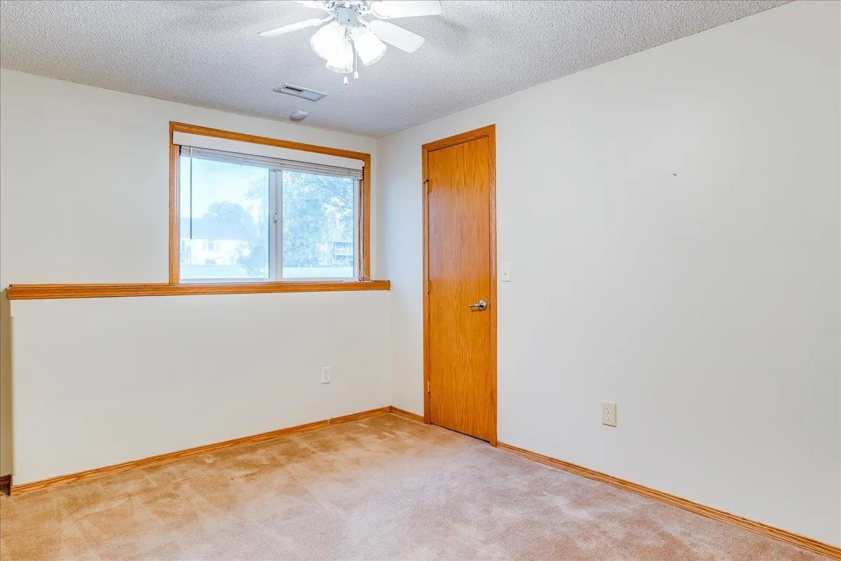 Derby, Kansas 67037, United States, 4 Bedrooms Bedrooms, ,3 BathroomsBathrooms,Residential,Pending,47416