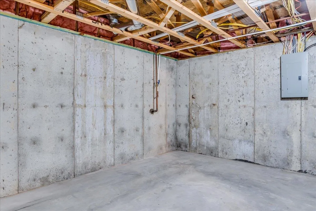 Derby, Kansas 67037, United States, 4 Bedrooms Bedrooms, ,3 BathroomsBathrooms,Residential,Pending,47416