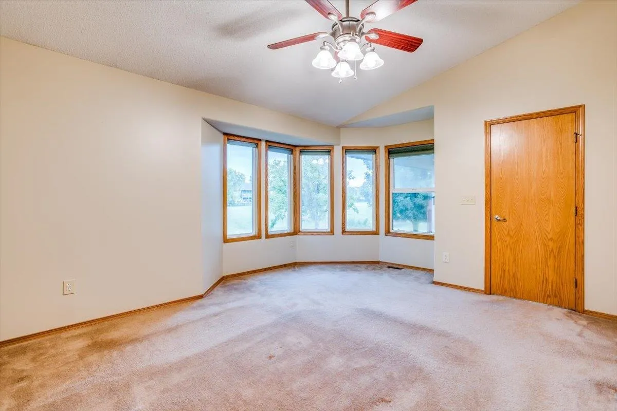 Derby, Kansas 67037, United States, 4 Bedrooms Bedrooms, ,3 BathroomsBathrooms,Residential,Pending,47416