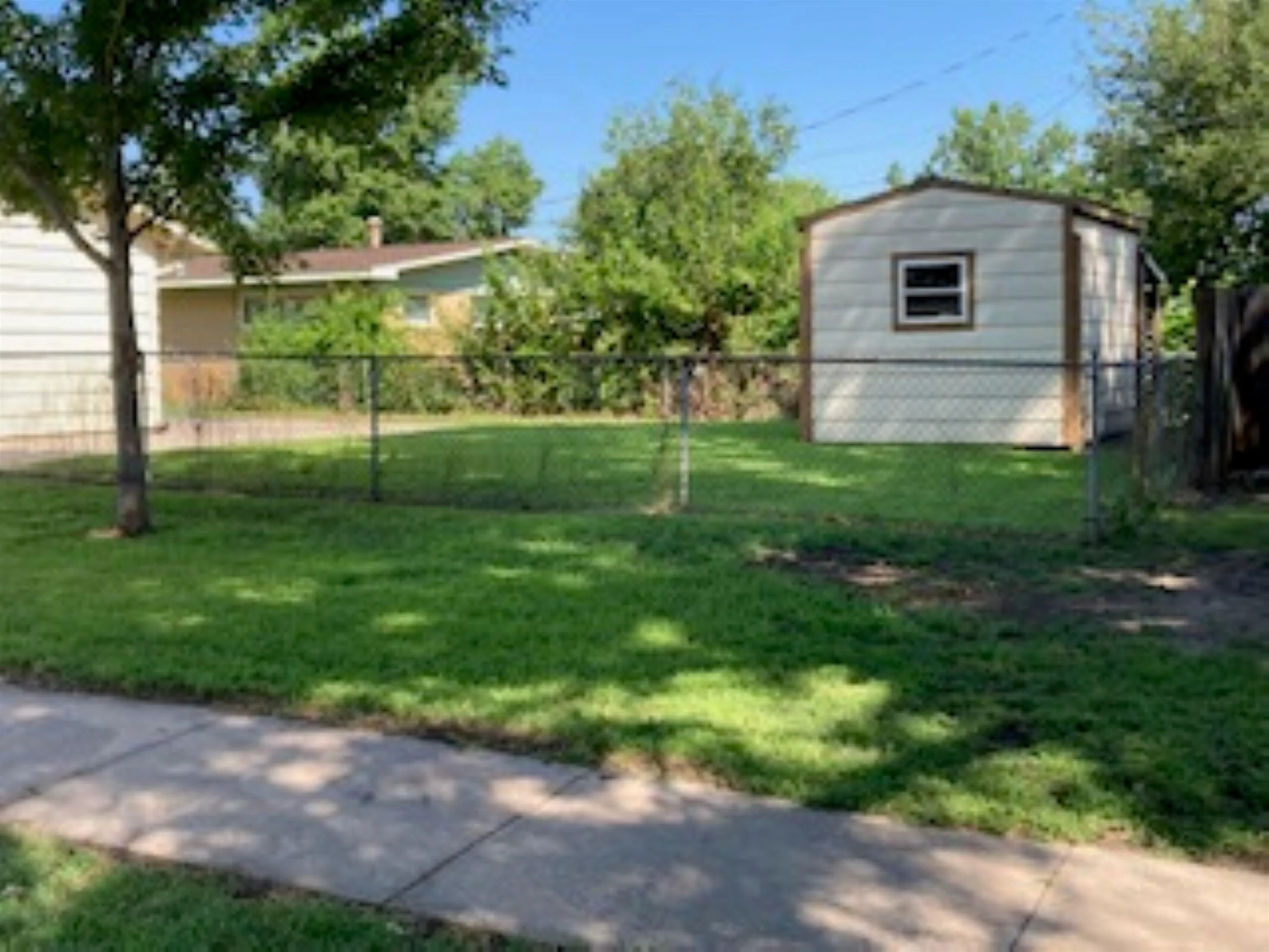 Wichita, Kansas 67204, United States, 5 Bedrooms Bedrooms, ,2 BathroomsBathrooms,Residential,Active,174668