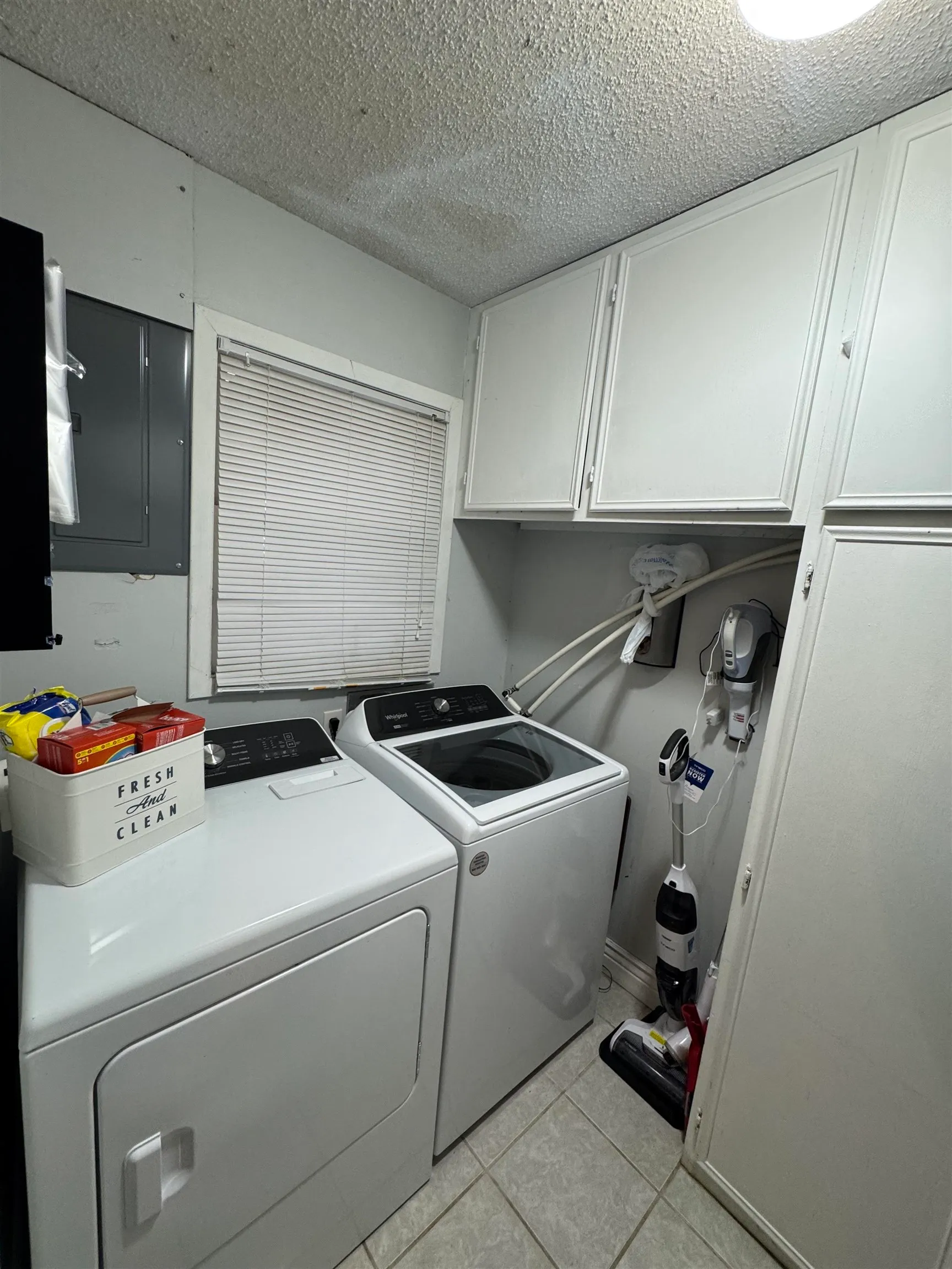 Wellington, Kansas 67152, United States, 3 Bedrooms Bedrooms, ,1 BathroomBathrooms,Residential,Active,249339