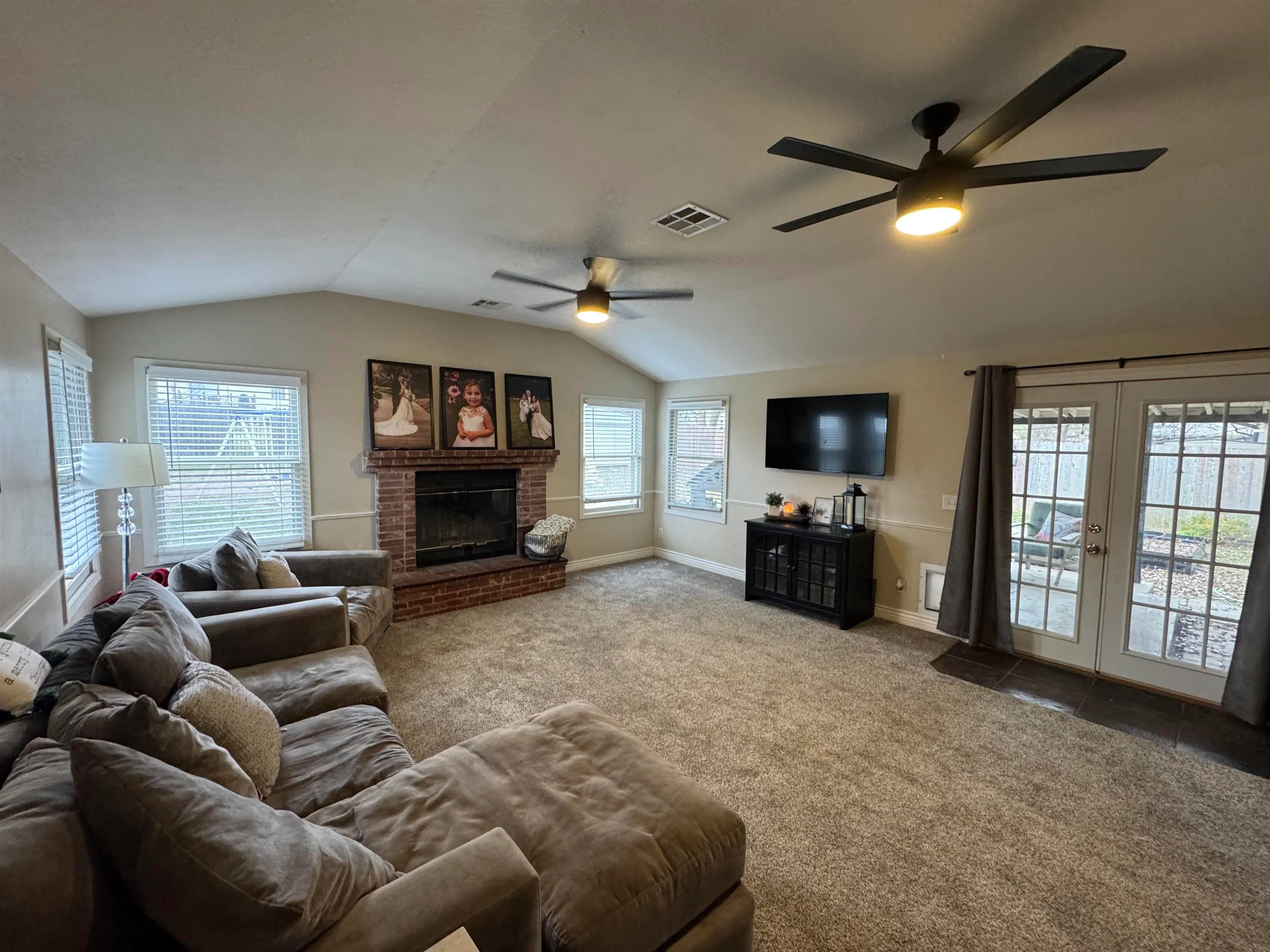 Wellington, Kansas 67152, United States, 3 Bedrooms Bedrooms, ,1 BathroomBathrooms,Residential,Active,249339