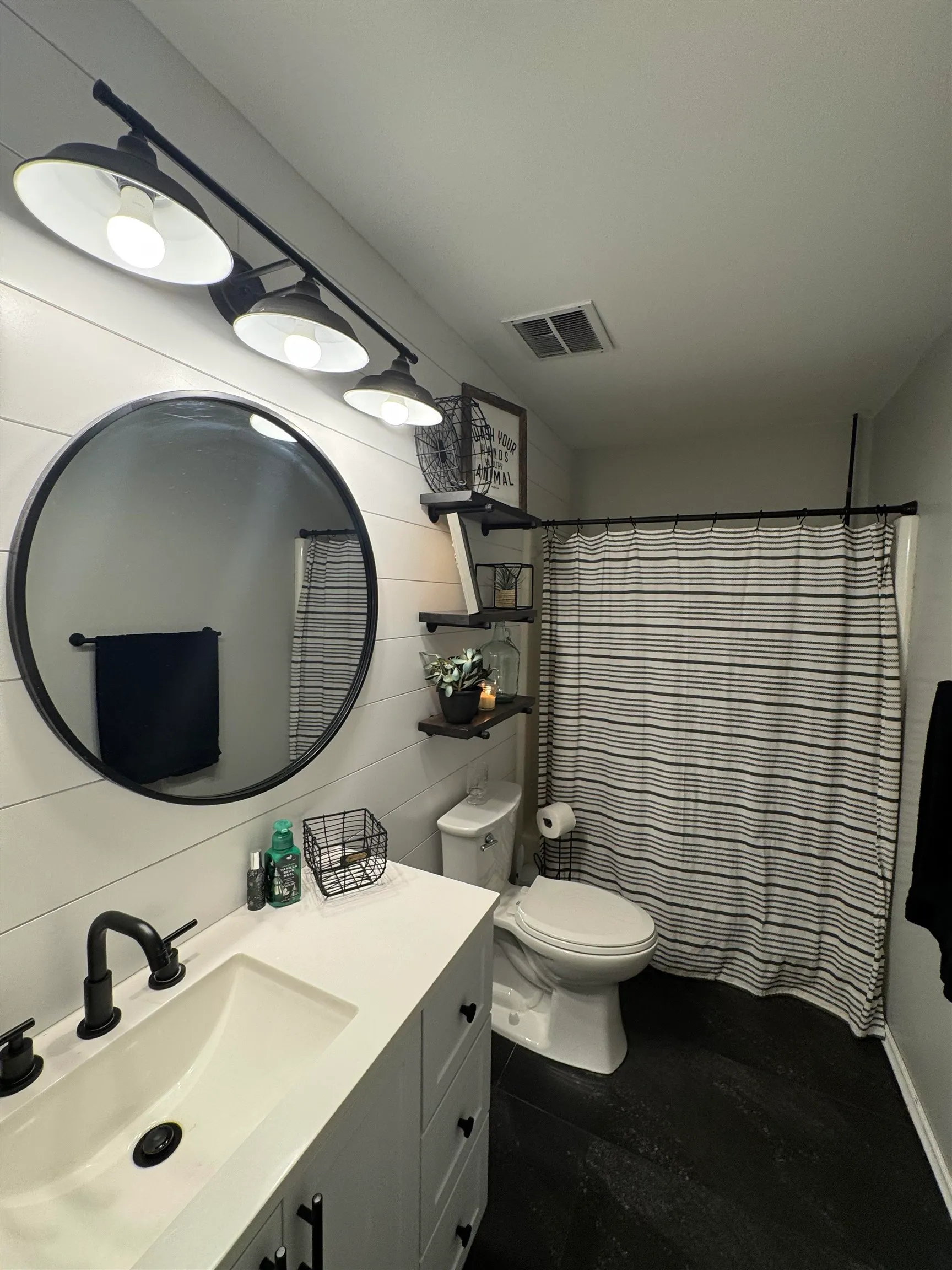 Wellington, Kansas 67152, United States, 3 Bedrooms Bedrooms, ,1 BathroomBathrooms,Residential,Active,249339