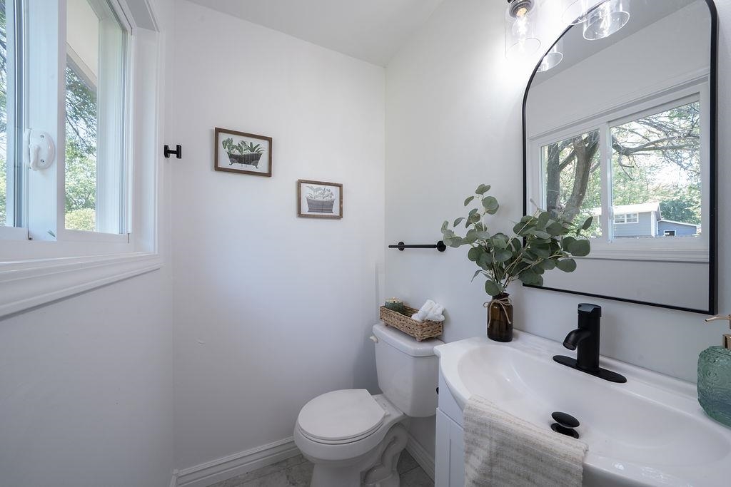 407 E Valley View, Derby, Virginia image 18