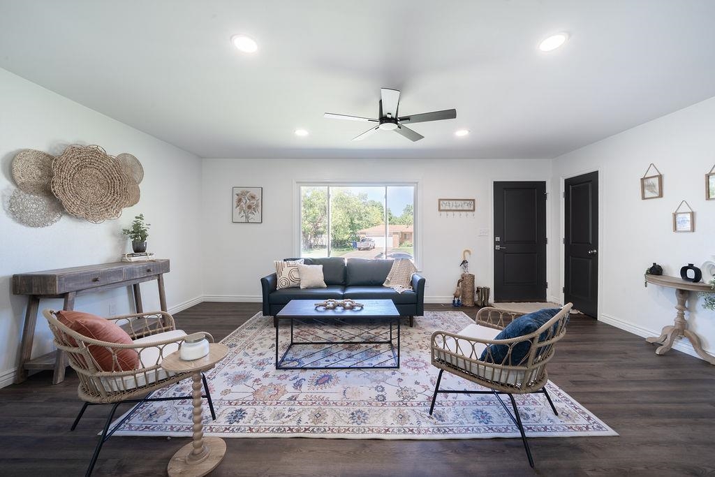 407 E Valley View, Derby, Virginia image 4