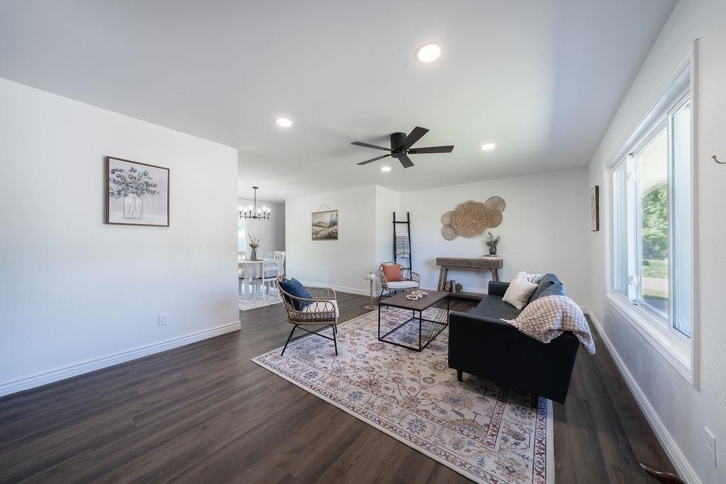 407 E Valley View, Derby, Virginia image 2
