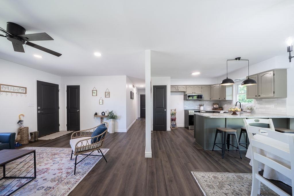 407 E Valley View, Derby, Virginia image 7