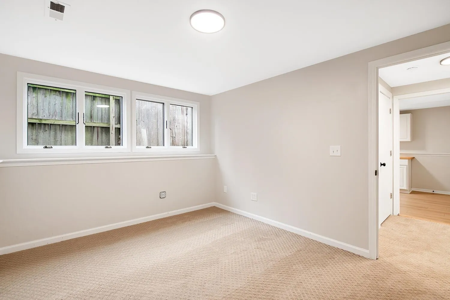 Haysville, Kansas 67060, United States, 3 Bedrooms Bedrooms, ,2 BathroomsBathrooms,Residential,Pending,143285