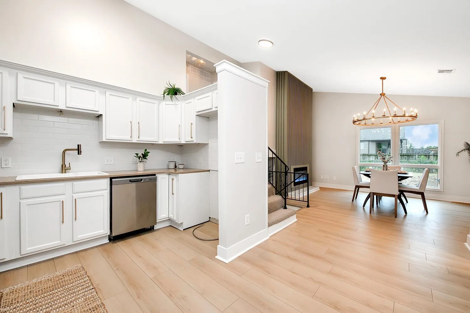 Haysville, Kansas 67060, United States, 3 Bedrooms Bedrooms, ,2 BathroomsBathrooms,Residential,Pending,143285