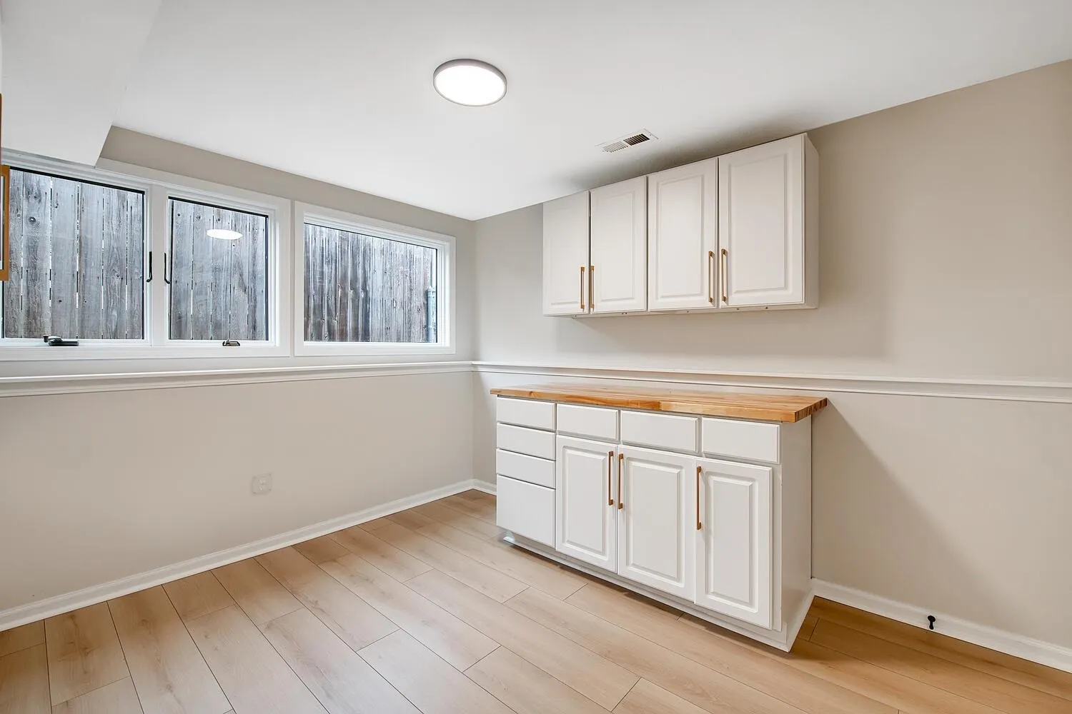 Haysville, Kansas 67060, United States, 3 Bedrooms Bedrooms, ,2 BathroomsBathrooms,Residential,Pending,143285