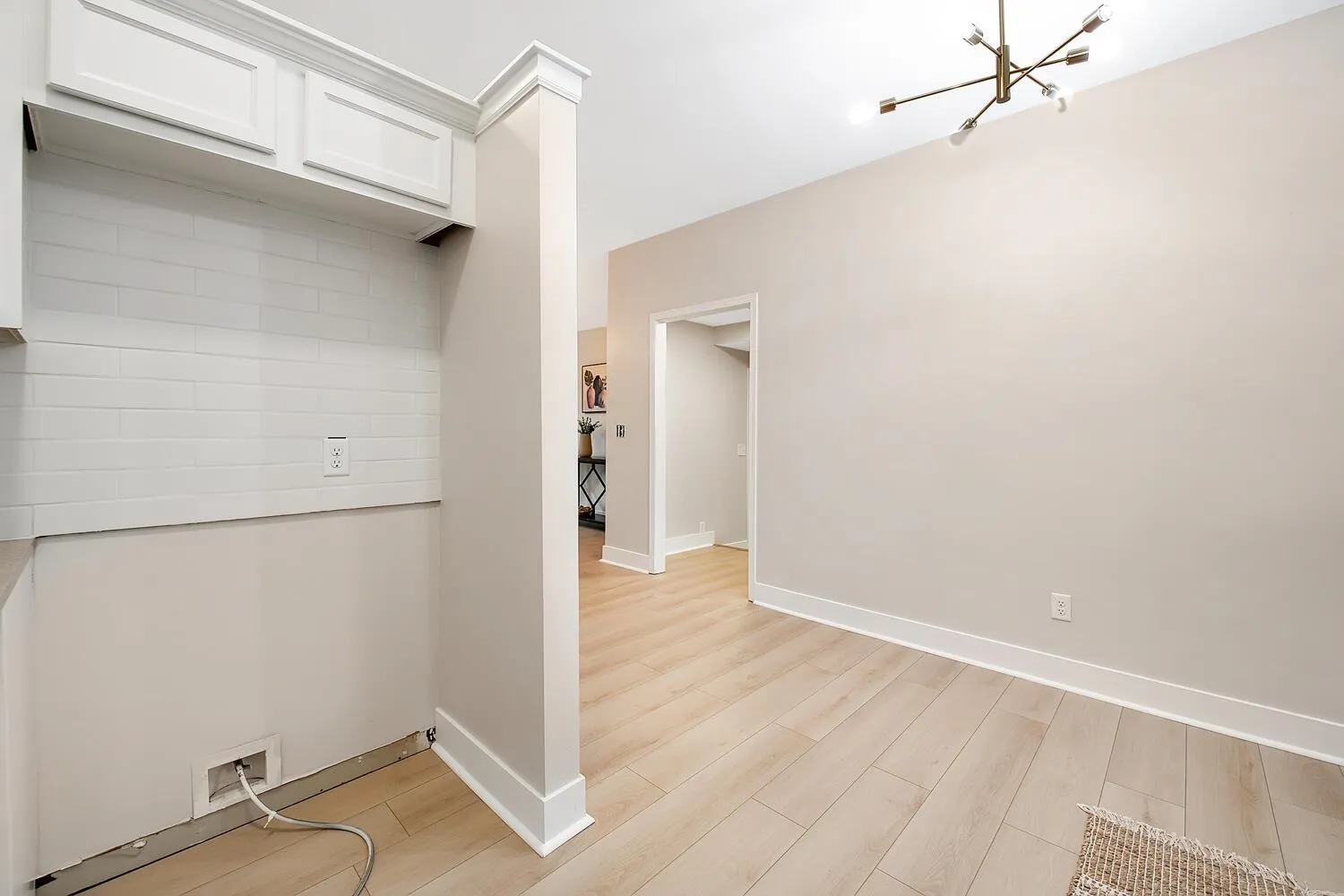 Haysville, Kansas 67060, United States, 3 Bedrooms Bedrooms, ,2 BathroomsBathrooms,Residential,Pending,143285