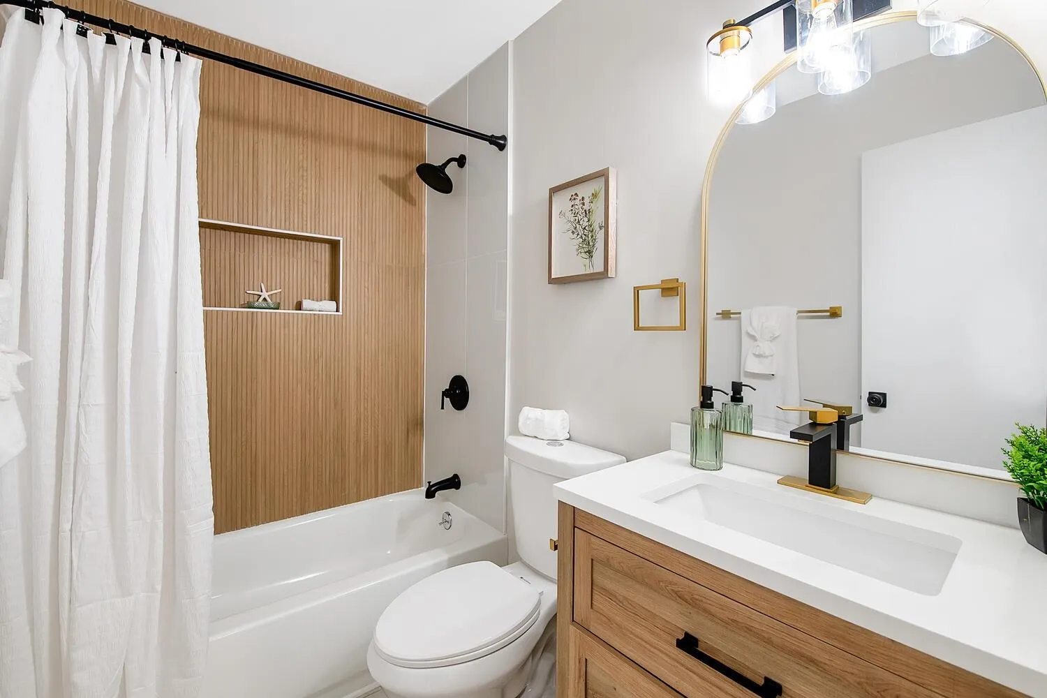 Haysville, Kansas 67060, United States, 3 Bedrooms Bedrooms, ,2 BathroomsBathrooms,Residential,Pending,143285