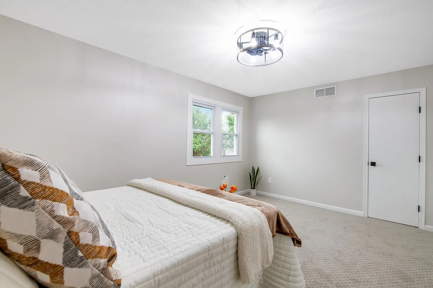 Haysville, Kansas 67060, United States, 3 Bedrooms Bedrooms, ,2 BathroomsBathrooms,Residential,Pending,143285