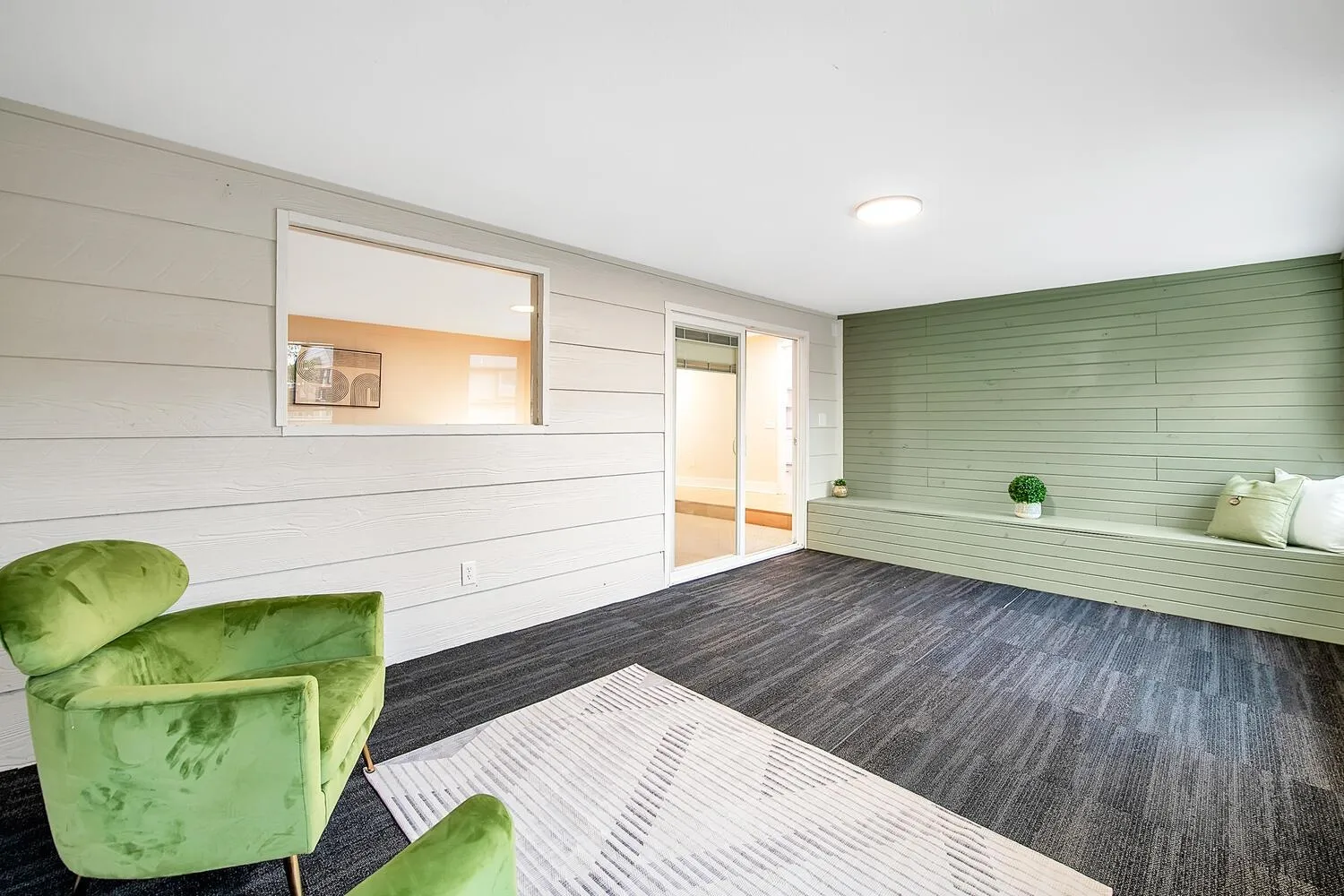 Haysville, Kansas 67060, United States, 3 Bedrooms Bedrooms, ,2 BathroomsBathrooms,Residential,Pending,143285