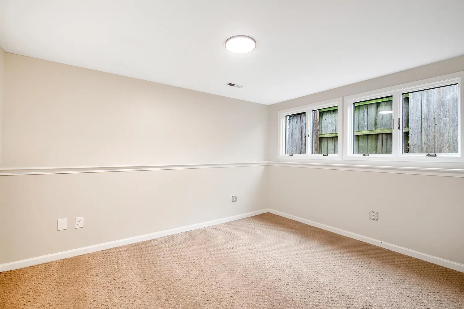 Haysville, Kansas 67060, United States, 3 Bedrooms Bedrooms, ,2 BathroomsBathrooms,Residential,Pending,143285