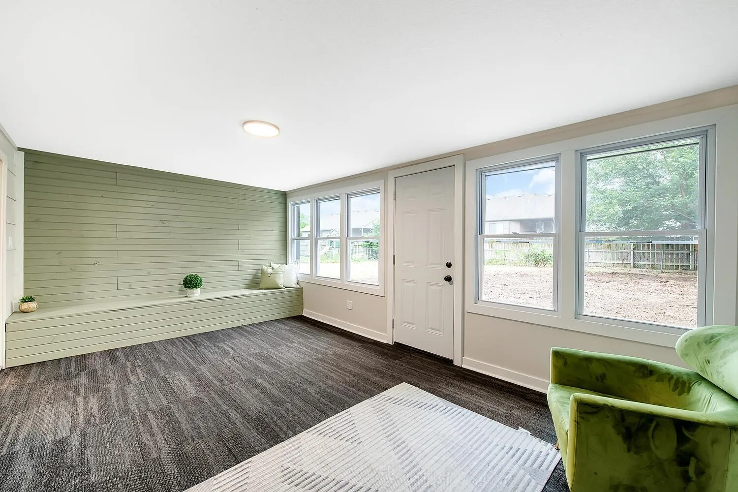 Haysville, Kansas 67060, United States, 3 Bedrooms Bedrooms, ,2 BathroomsBathrooms,Residential,Pending,143285