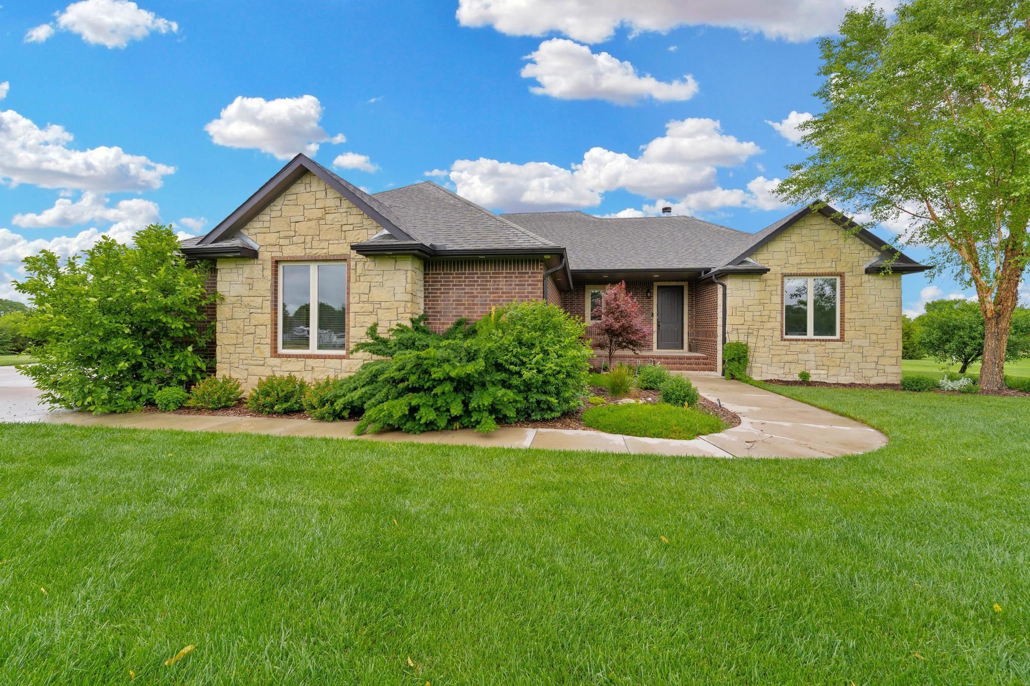 10420 E 39th Ct S, Derby, Kansas image 2