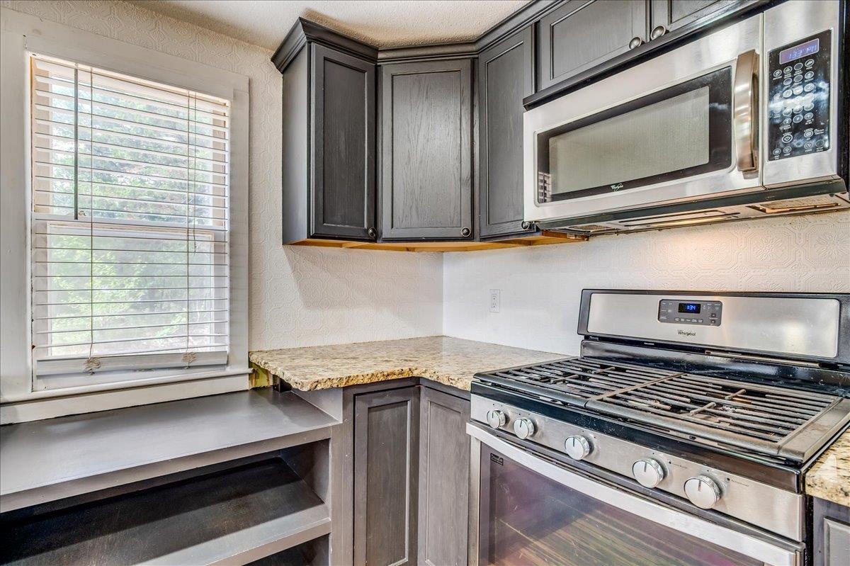 3704 E 43rd Ave, Hutchinson, Kansas image 13