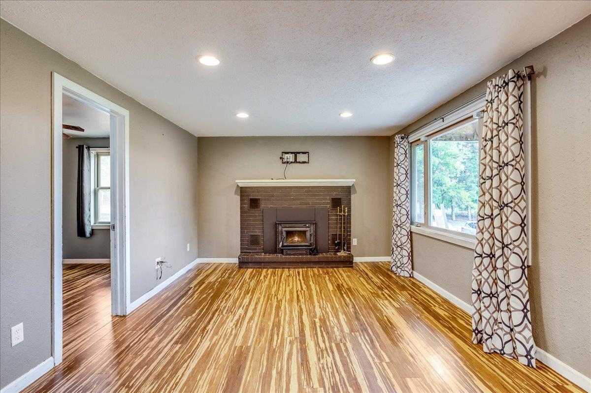 3704 E 43rd Ave, Hutchinson, Kansas image 6