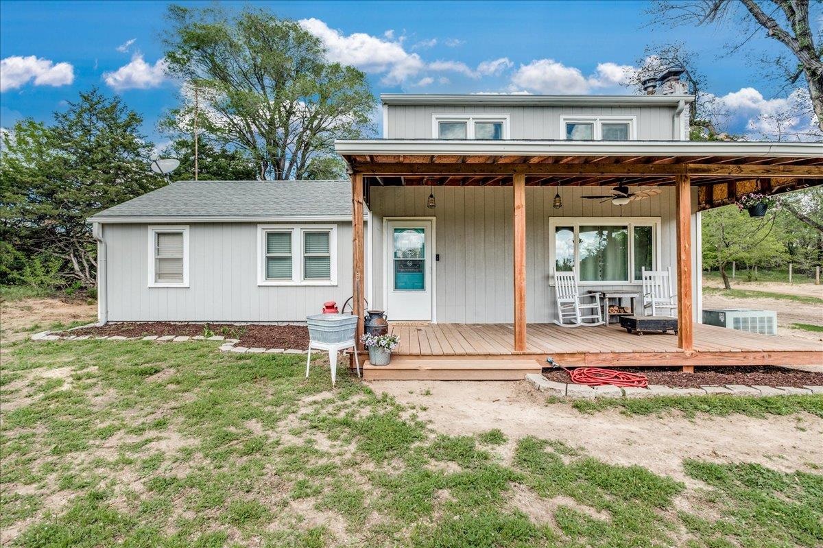3704 E 43rd Ave, Hutchinson, Kansas image 2