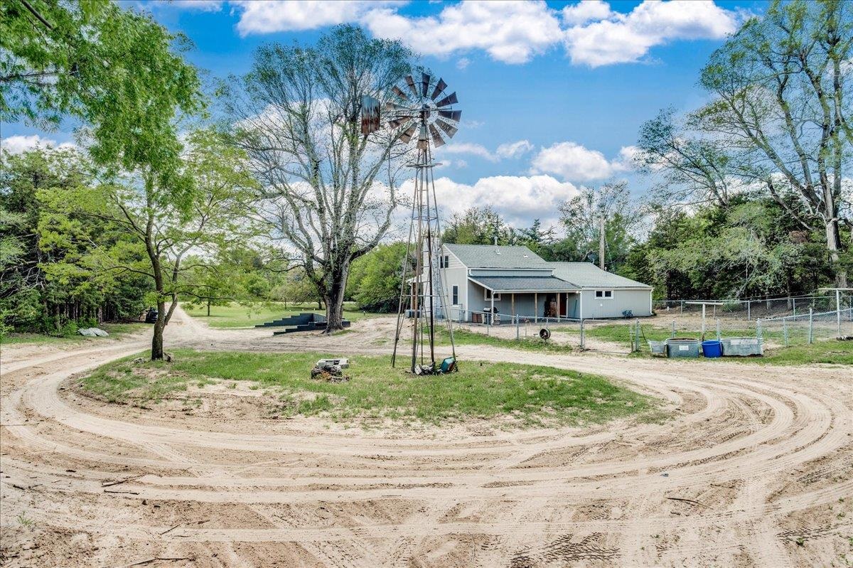 3704 E 43rd Ave, Hutchinson, Kansas image 32