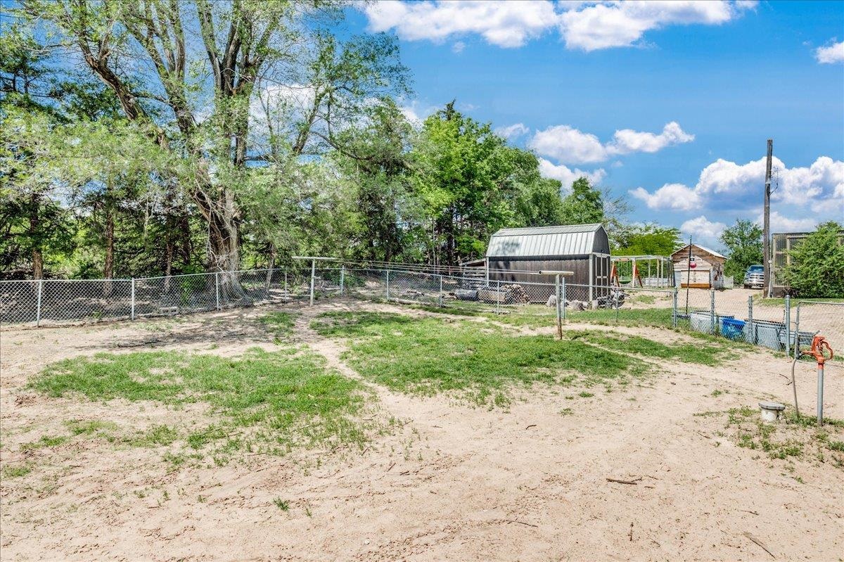 3704 E 43rd Ave, Hutchinson, Kansas image 33
