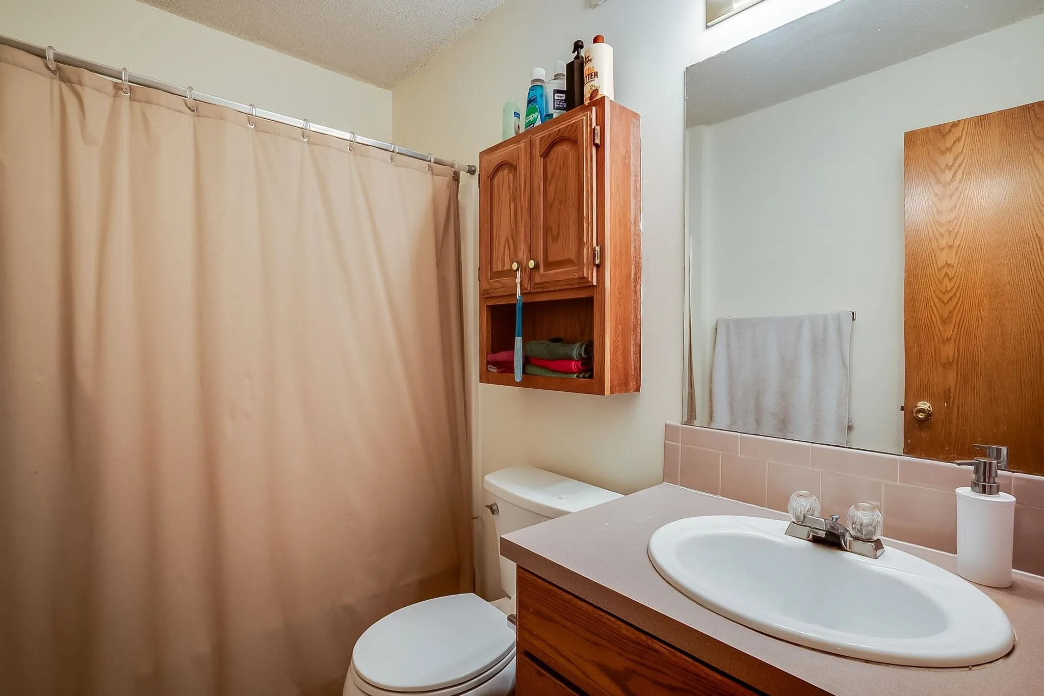 Wichita, Kansas 67209, United States, 3 Bedrooms Bedrooms, ,2 BathroomsBathrooms,Residential,Active,216896