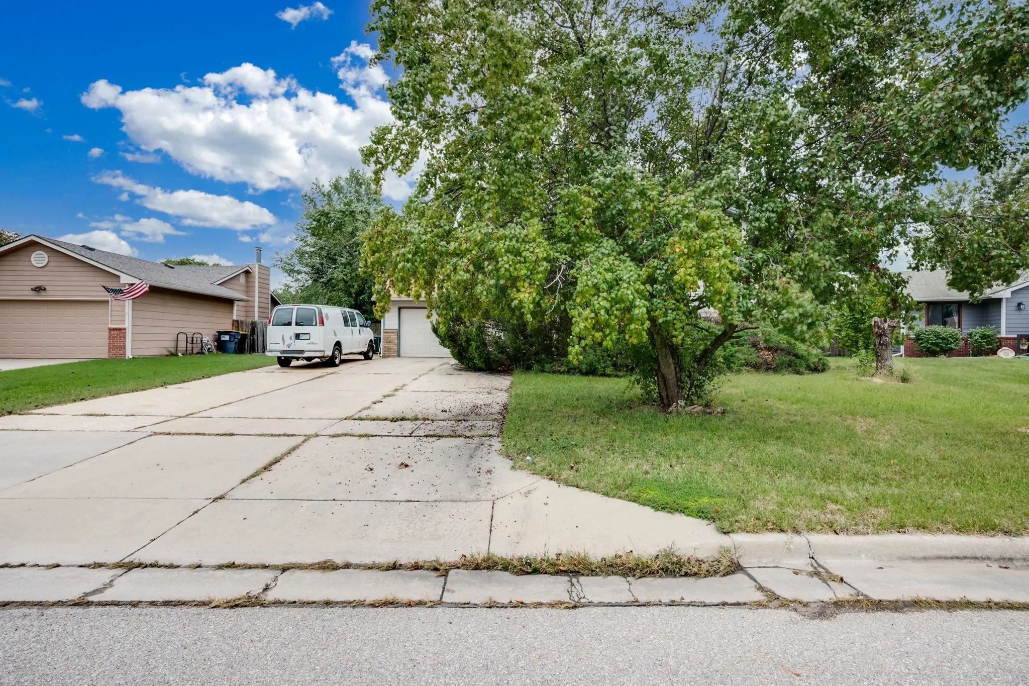 Wichita, Kansas 67209, United States, 3 Bedrooms Bedrooms, ,2 BathroomsBathrooms,Residential,Active,216896