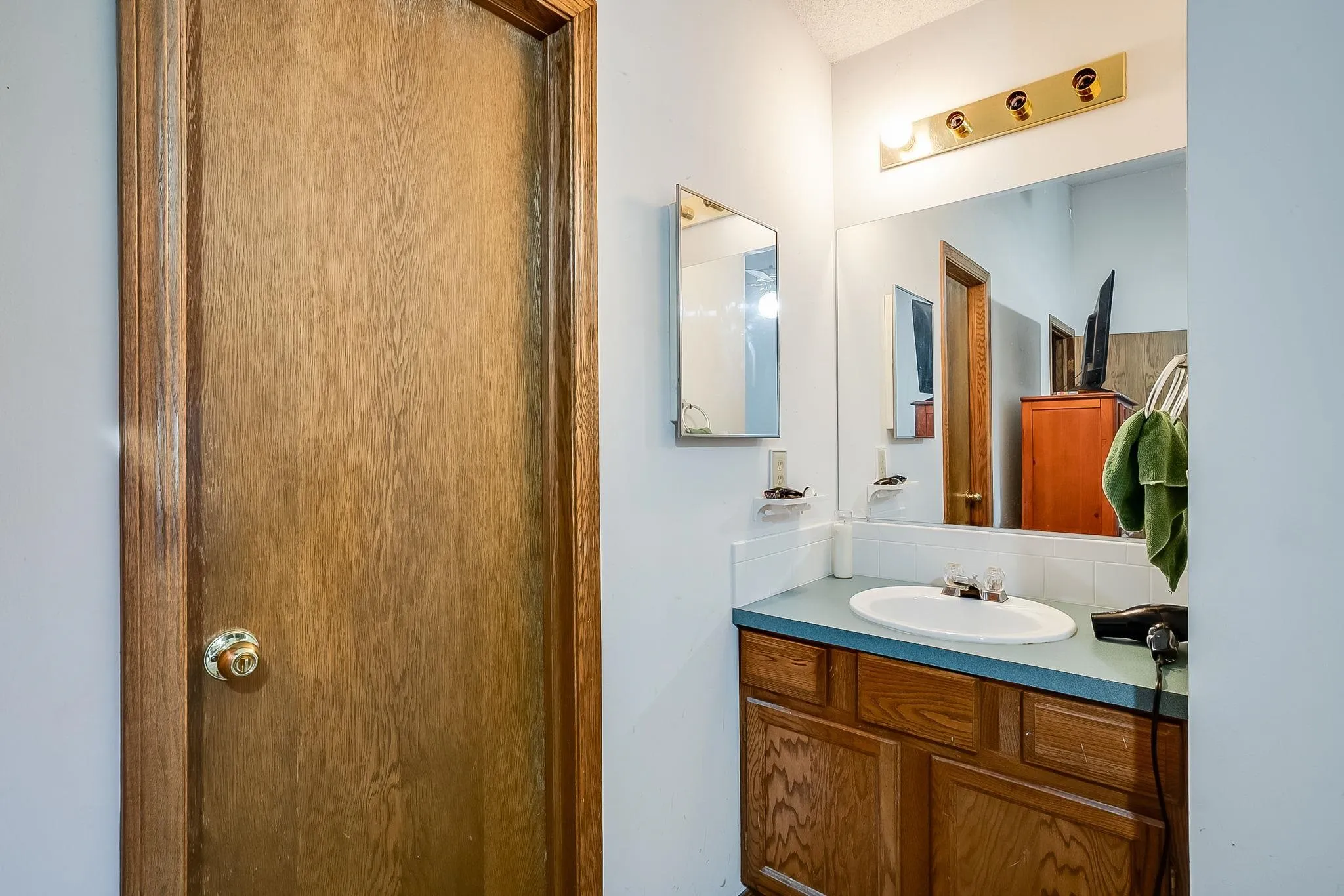 Wichita, Kansas 67209, United States, 3 Bedrooms Bedrooms, ,2 BathroomsBathrooms,Residential,Active,216896