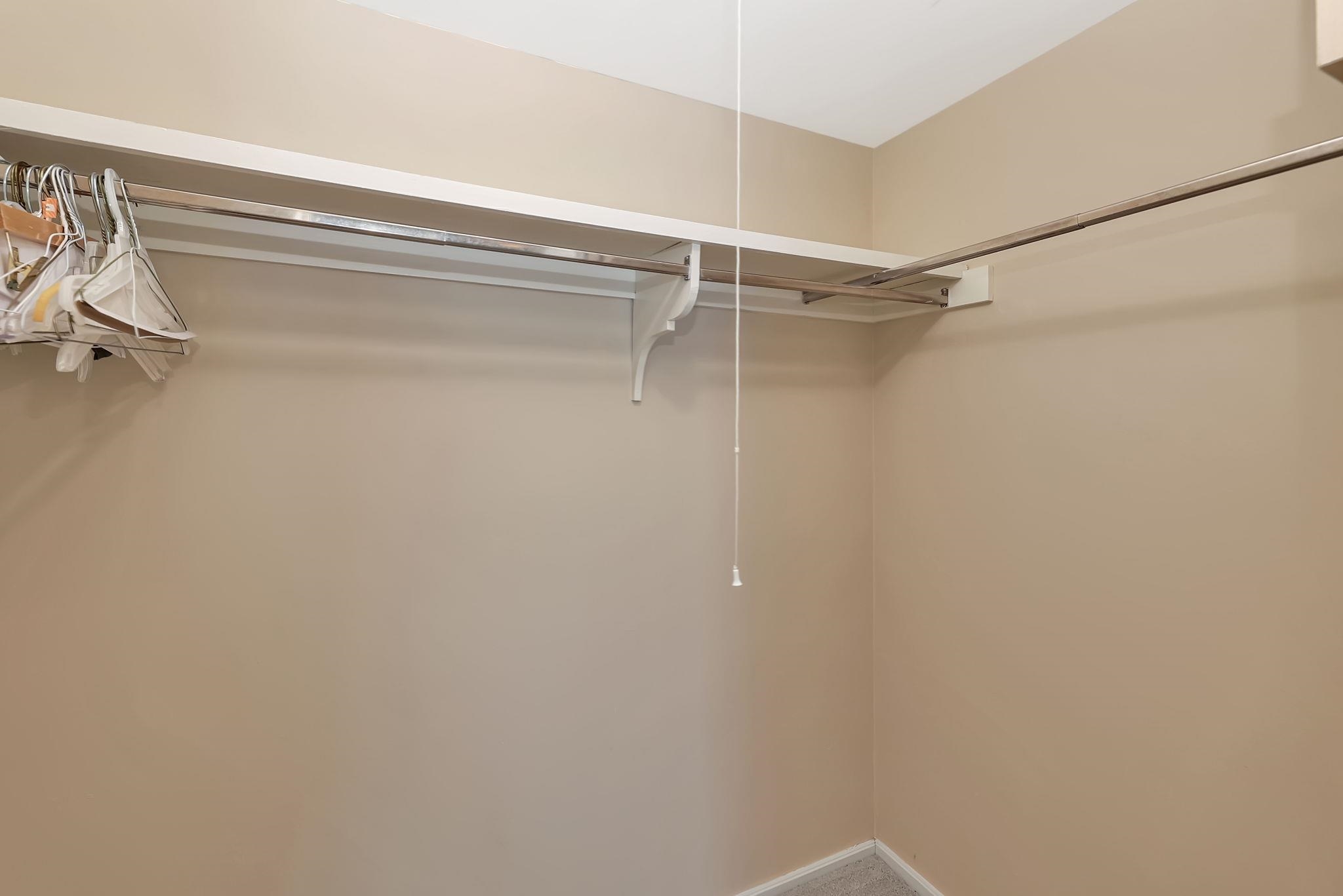 Wichita, Kansas 67203, United States, 2 Bedrooms Bedrooms, ,1 BathroomBathrooms,Residential,Pending,65539