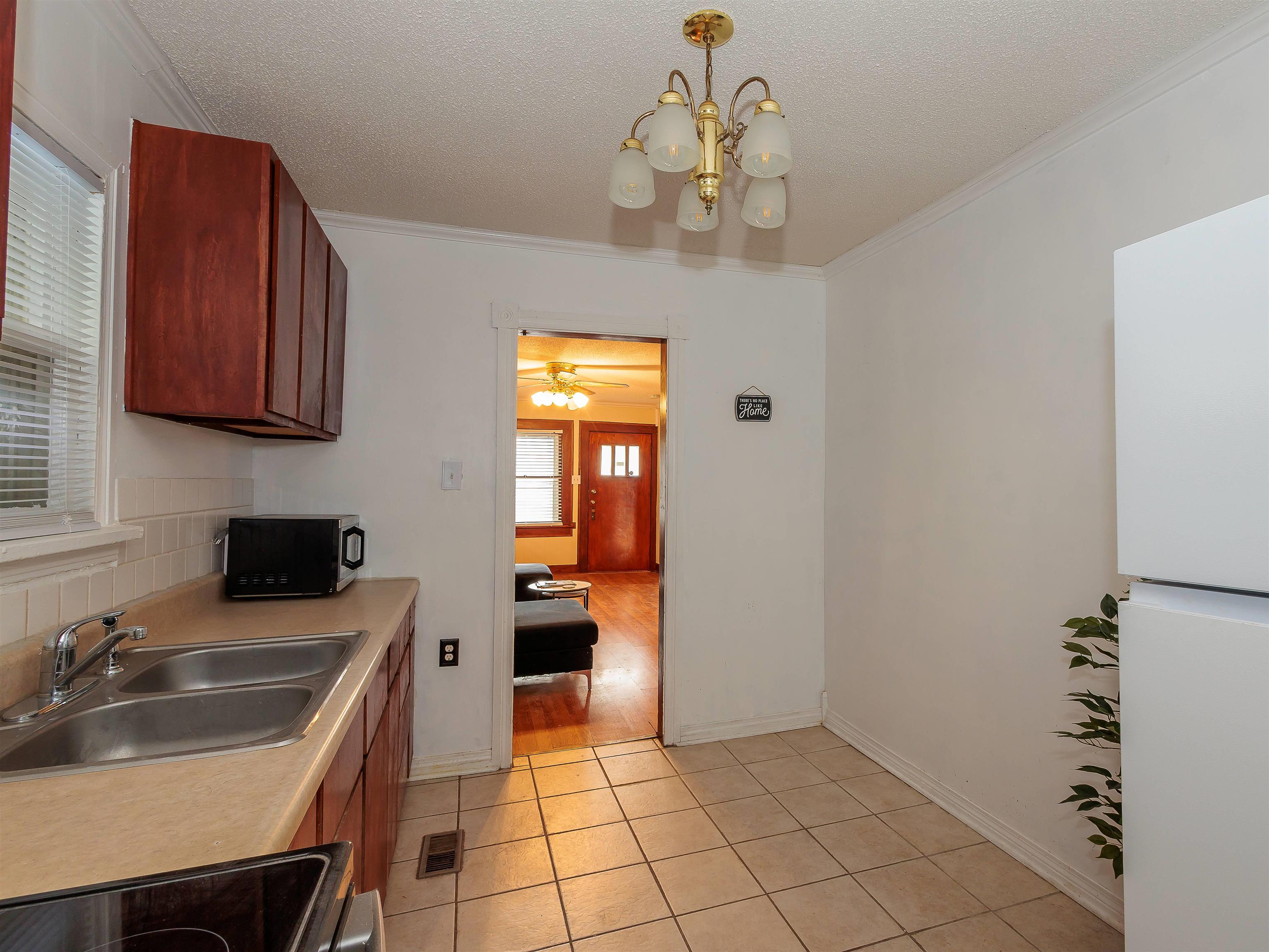410 N Spruce St, Wichita, Kansas image 7