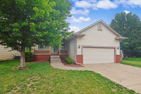 Townhouse For Sale - 10502 W Lamp Cir<br/> Wichita, KS 67215