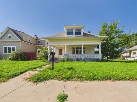 Homes For Sale - 205 W 10th Ave<br/> Reno County, Hutchinson, KS 67501