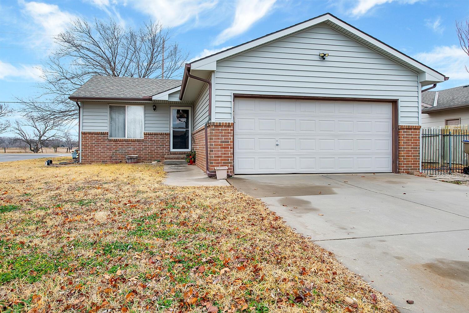 604 S Twin Pines, Haysville, Kansas image 1