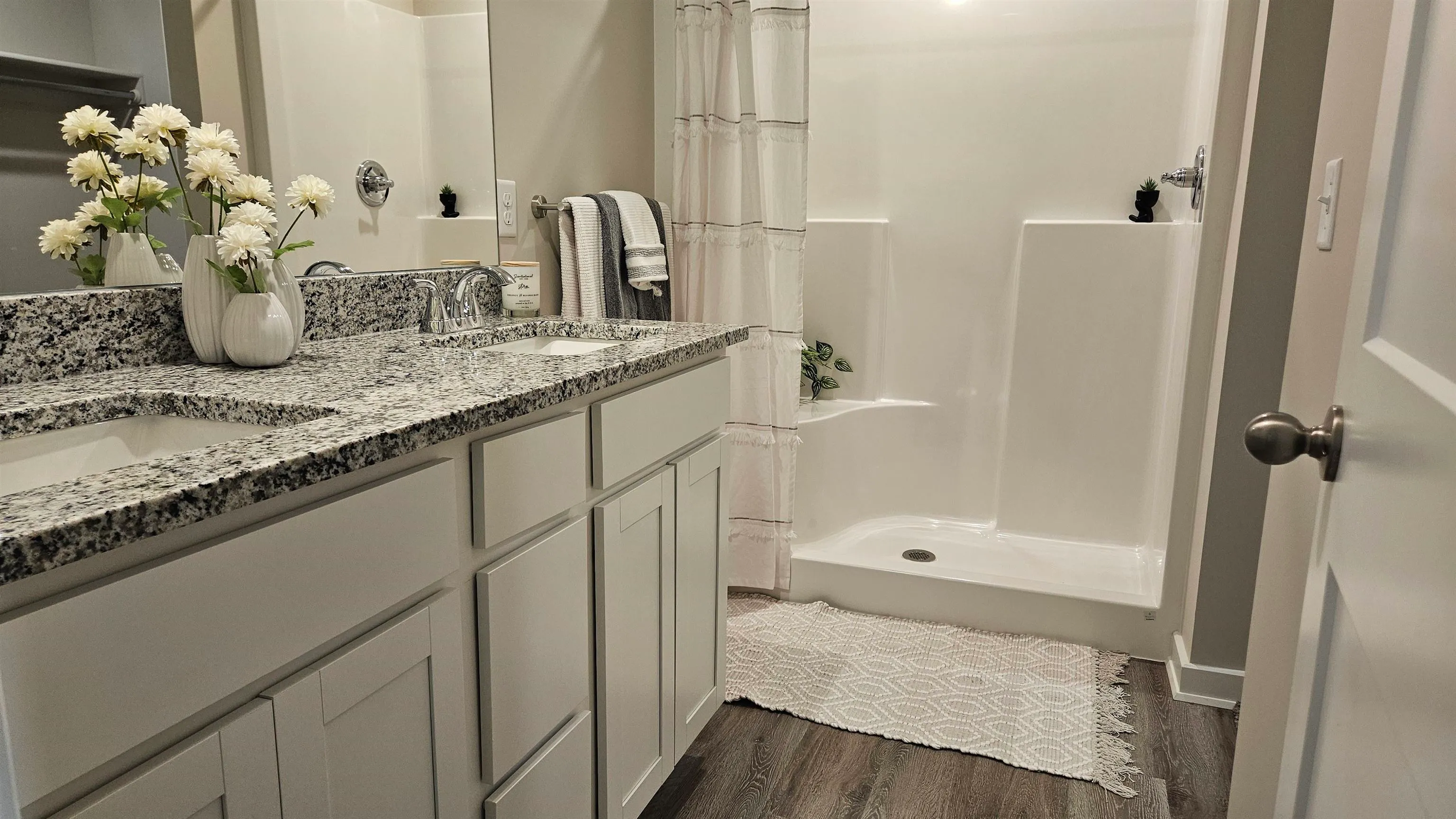 Garden Plain, Kansas 67050, United States, 4 Bedrooms Bedrooms, ,3 BathroomsBathrooms,Residential,Active,24126