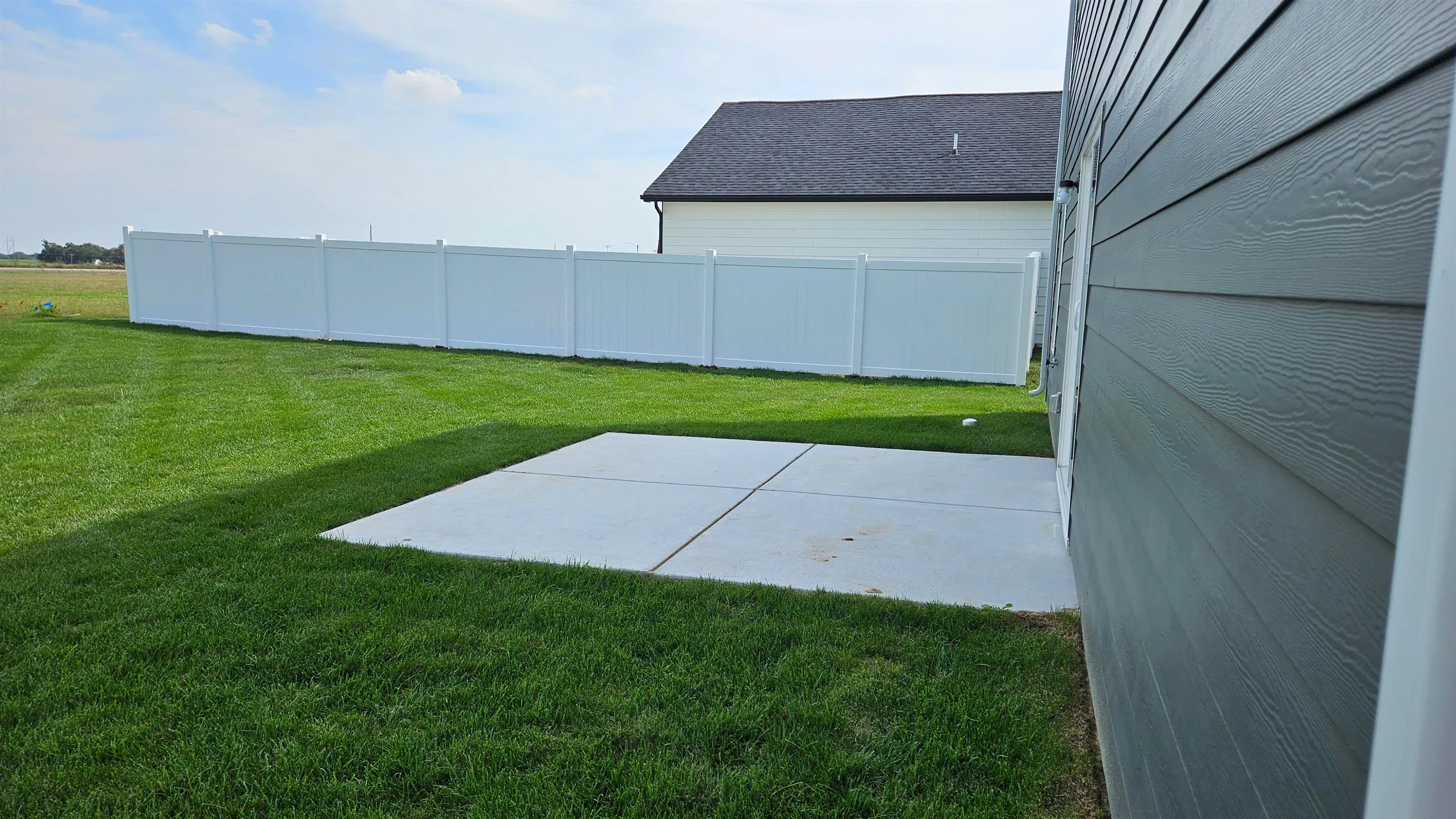 Garden Plain, Kansas 67050, United States, 4 Bedrooms Bedrooms, ,3 BathroomsBathrooms,Residential,Active,24126