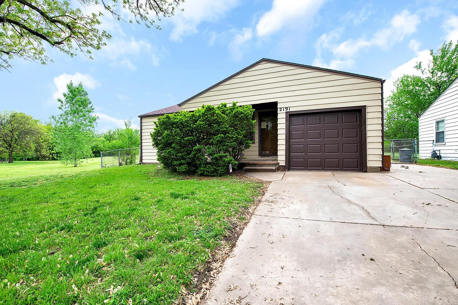2191 S Wallace St, Wichita, Kansas image 2