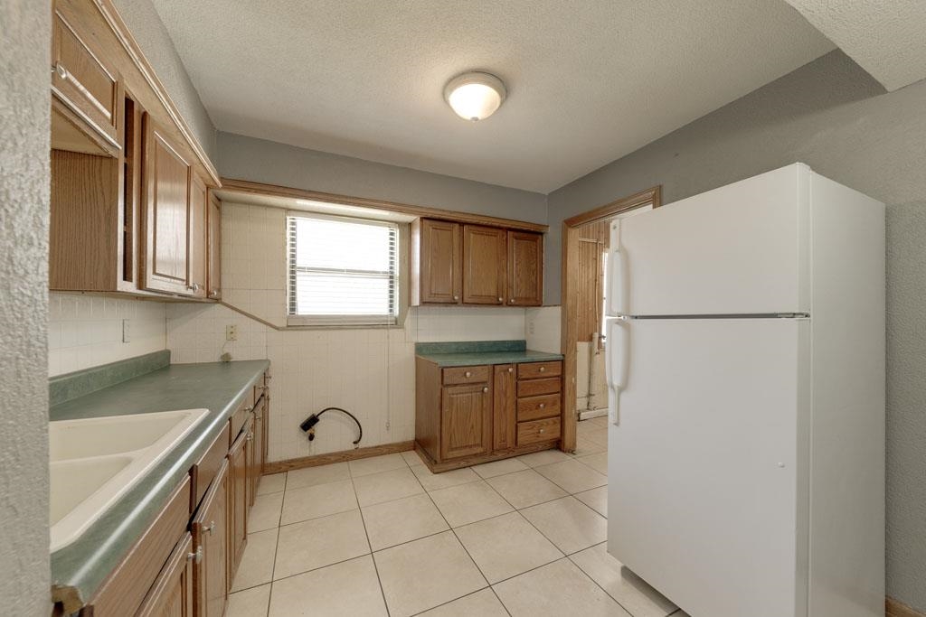 Wichita, Kansas 67208, United States, 3 Bedrooms Bedrooms, ,1 BathroomBathrooms,Residential,Pending,62048