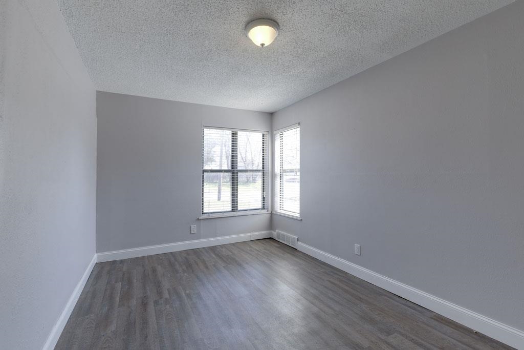 Wichita, Kansas 67208, United States, 3 Bedrooms Bedrooms, ,1 BathroomBathrooms,Residential,Pending,62048