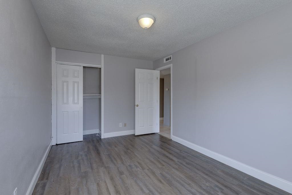 Wichita, Kansas 67208, United States, 3 Bedrooms Bedrooms, ,1 BathroomBathrooms,Residential,Pending,62048