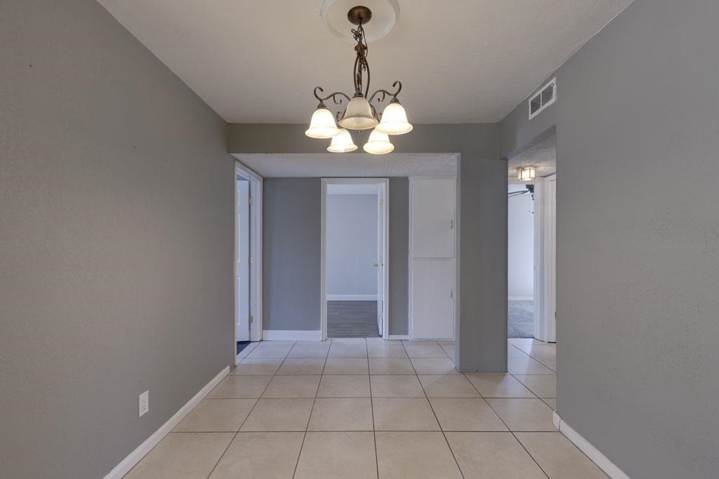 Wichita, Kansas 67208, United States, 3 Bedrooms Bedrooms, ,1 BathroomBathrooms,Residential,Pending,62048